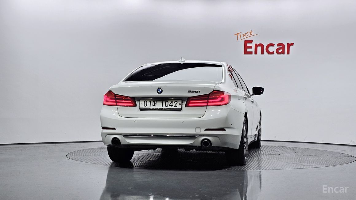 BMW 5 Series - фото 3