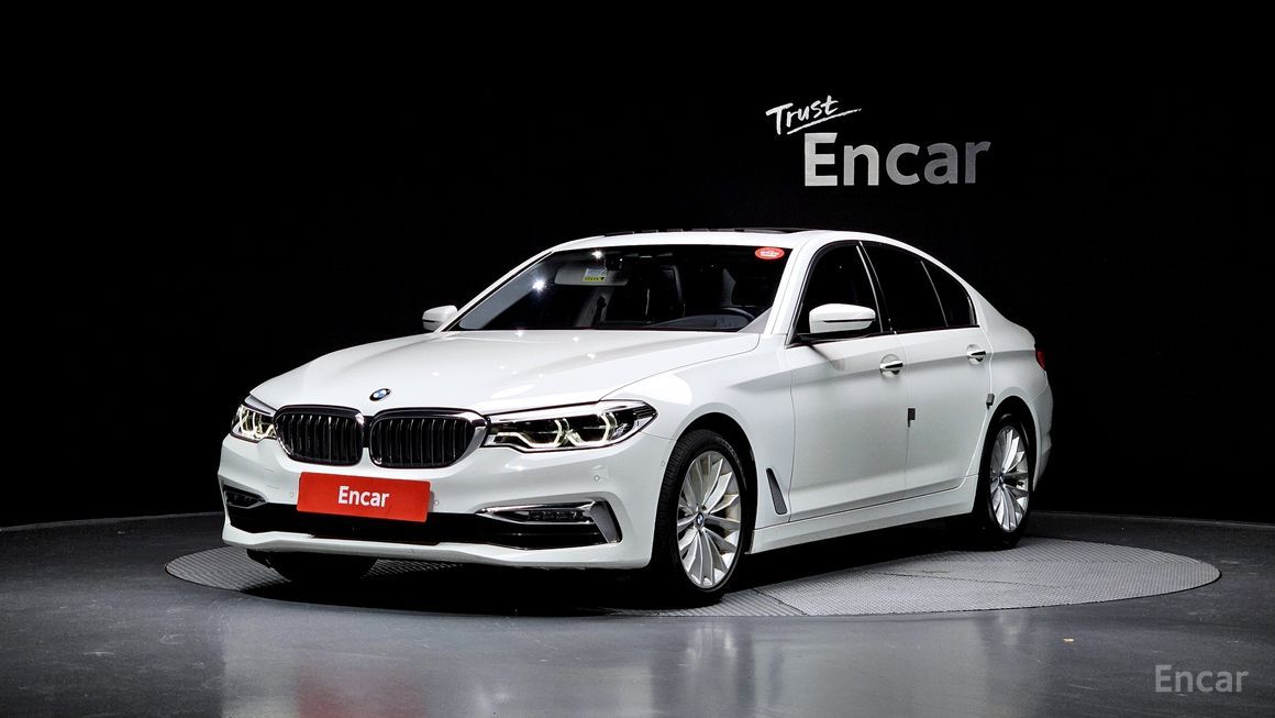 BMW 5 Series - фото 0