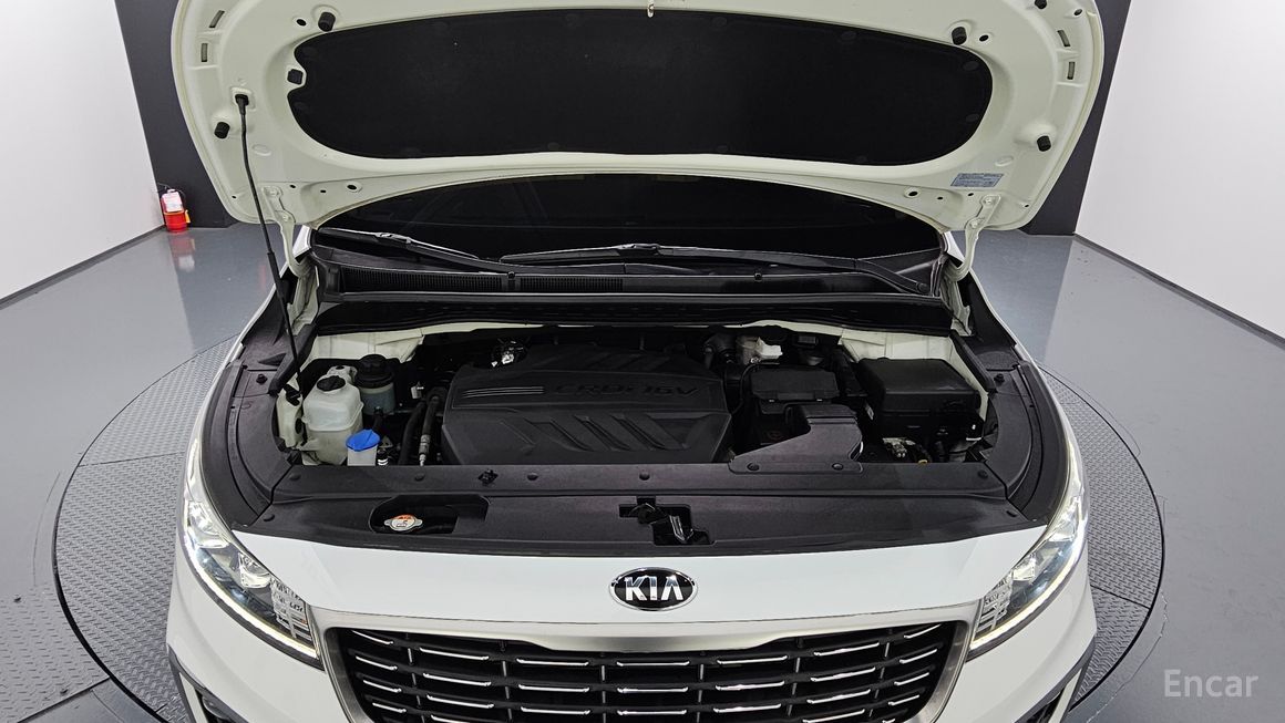 Kia Carnival - фото 5