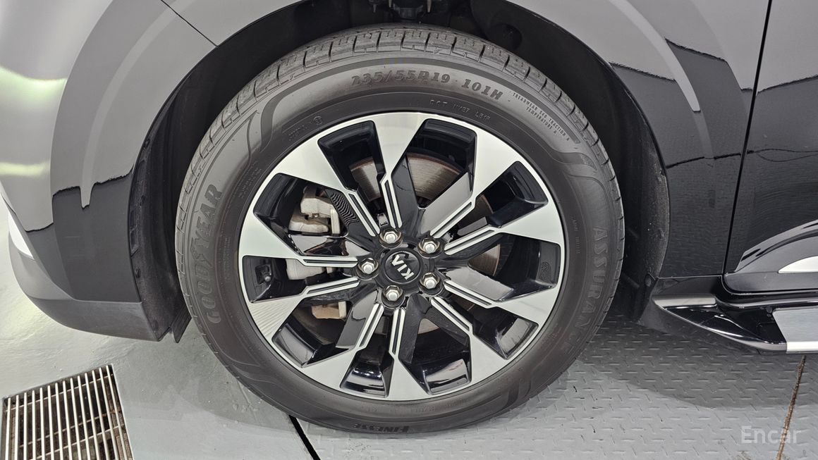 Kia Carnival - фото 4