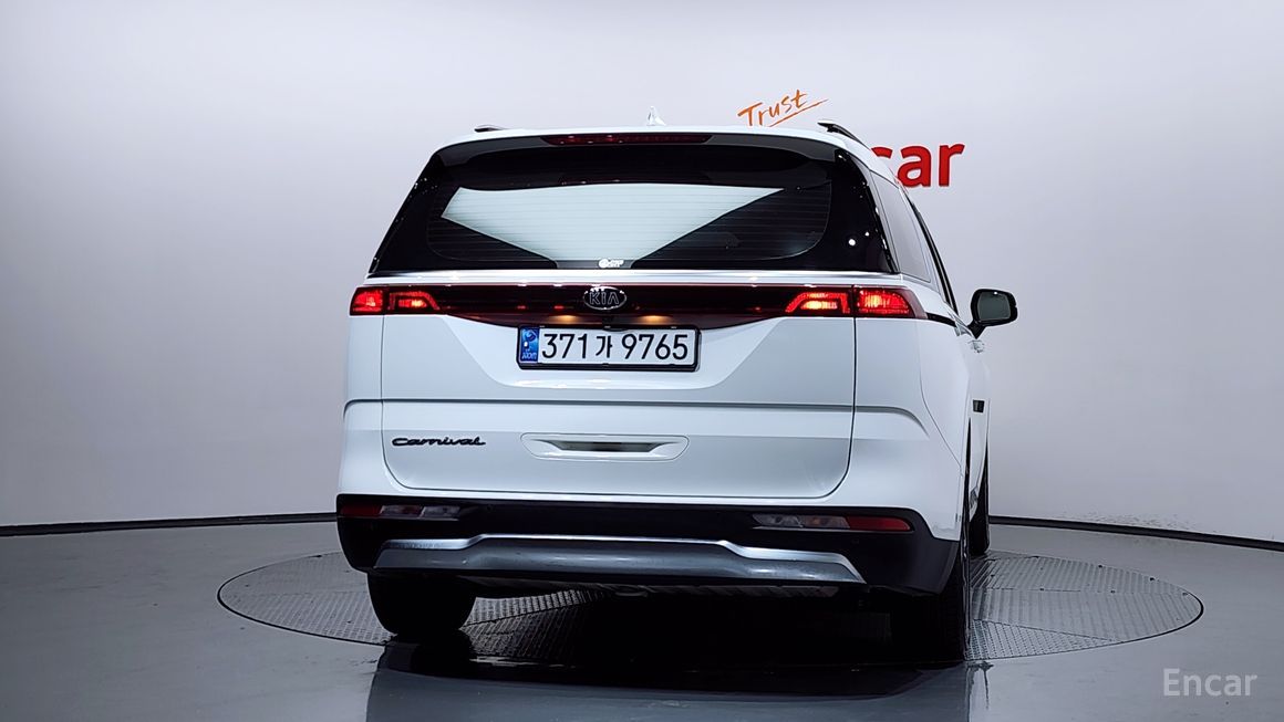 Kia Carnival - фото 3