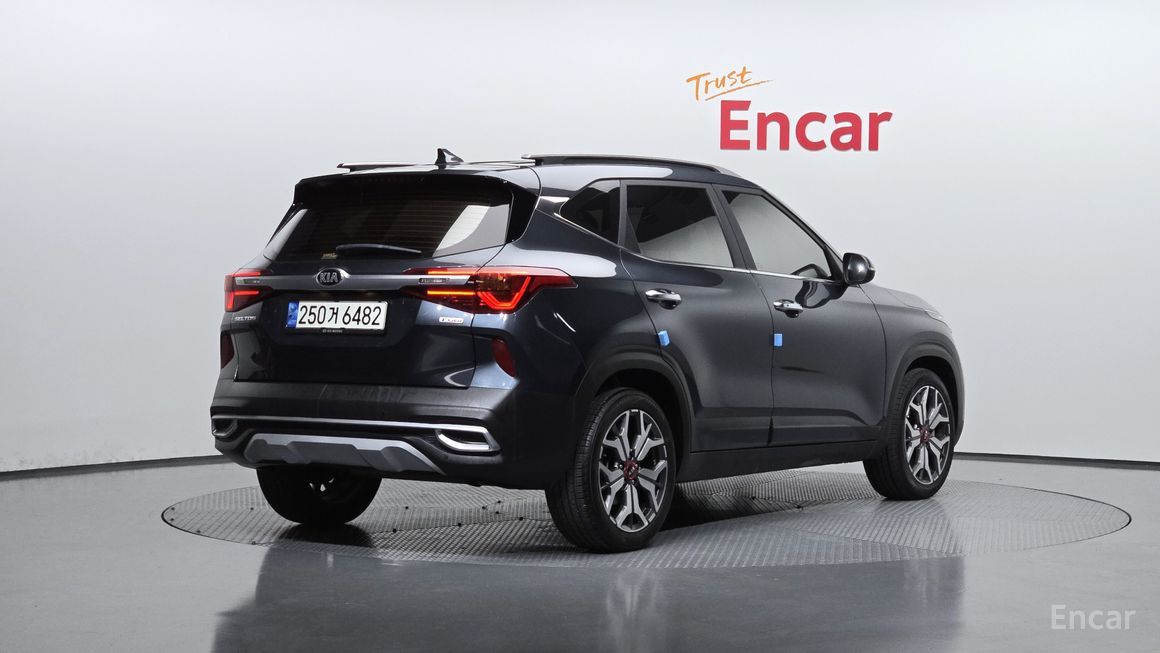 Kia Seltos - фото 1