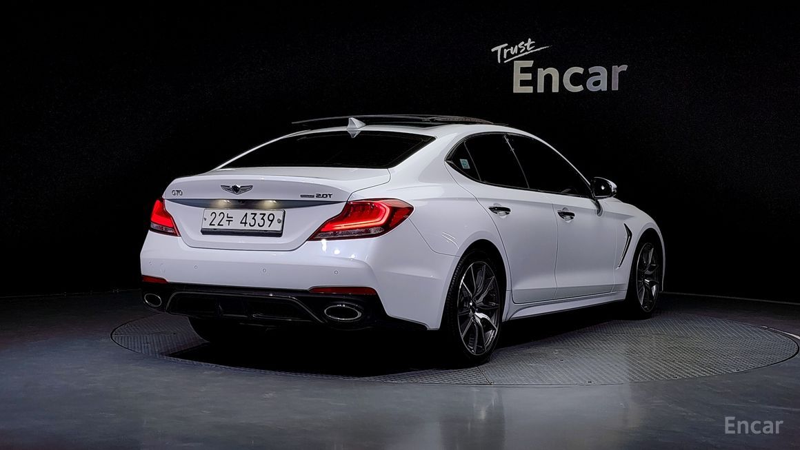 Genesis G70 - фото 1