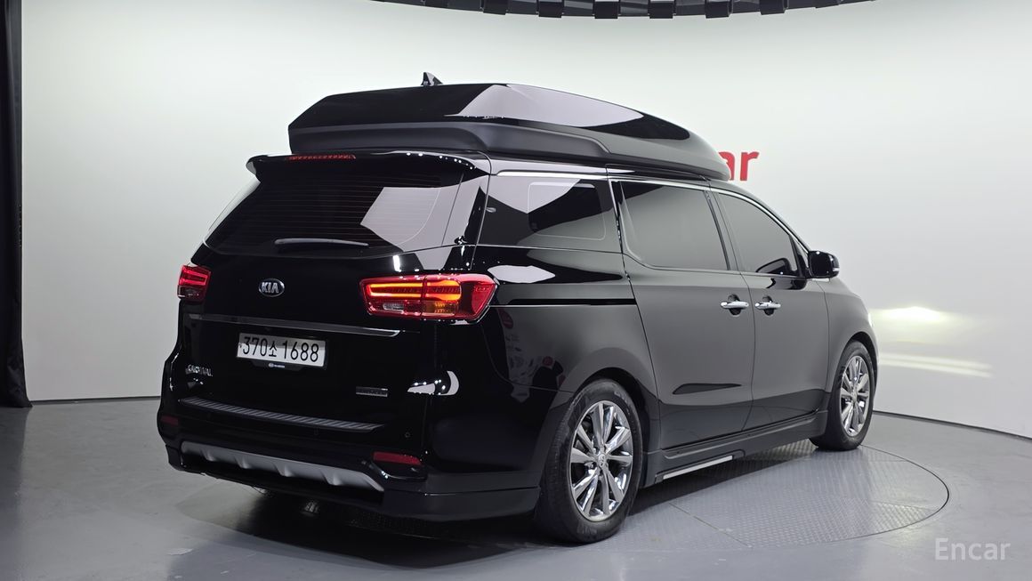 Kia Carnival - фото 1
