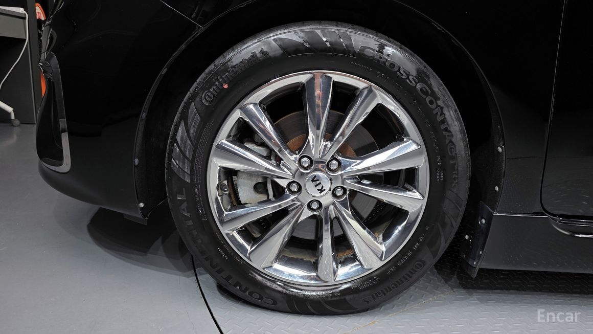 Kia Carnival - фото 4