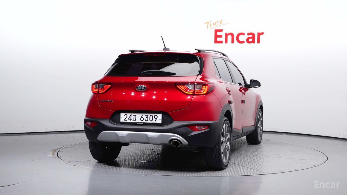 Kia Stonic - фото 1