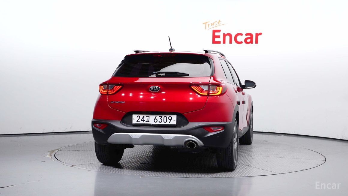 Kia Stonic - фото 3