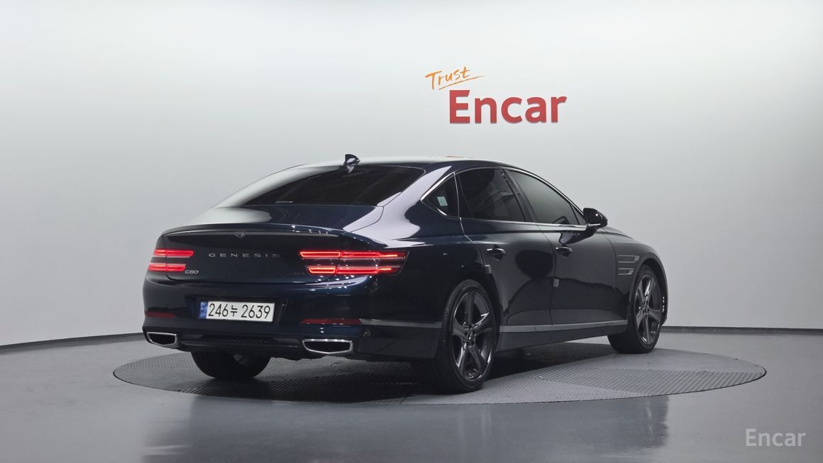 Genesis G80 - фото 1