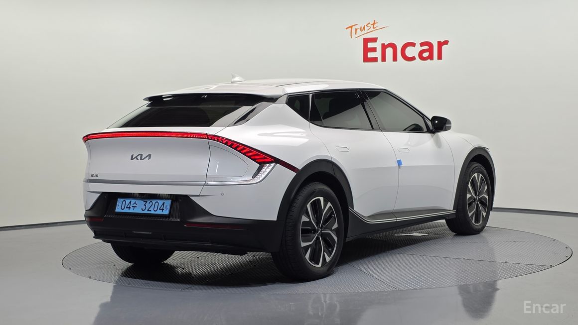 Kia EV6 - фото 1