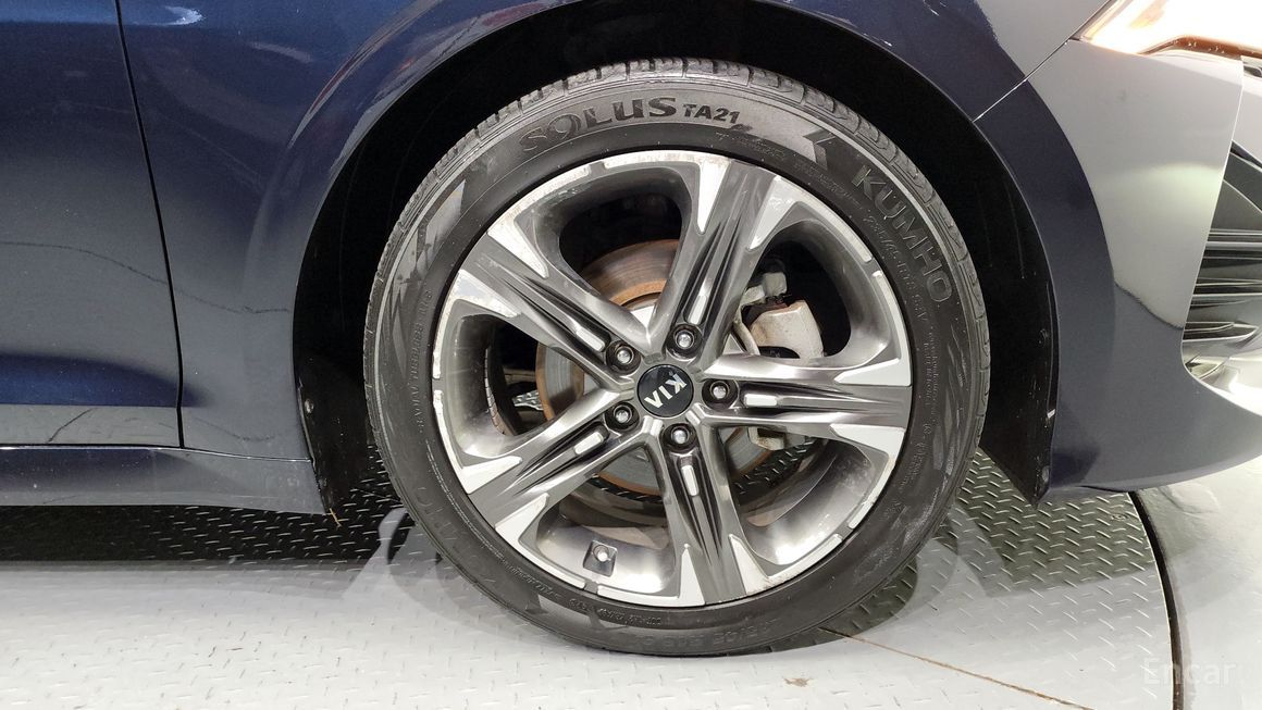 Kia K5 - фото 4