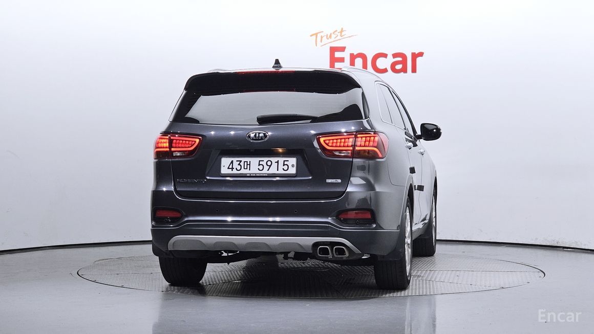 Kia Sorento - фото 3