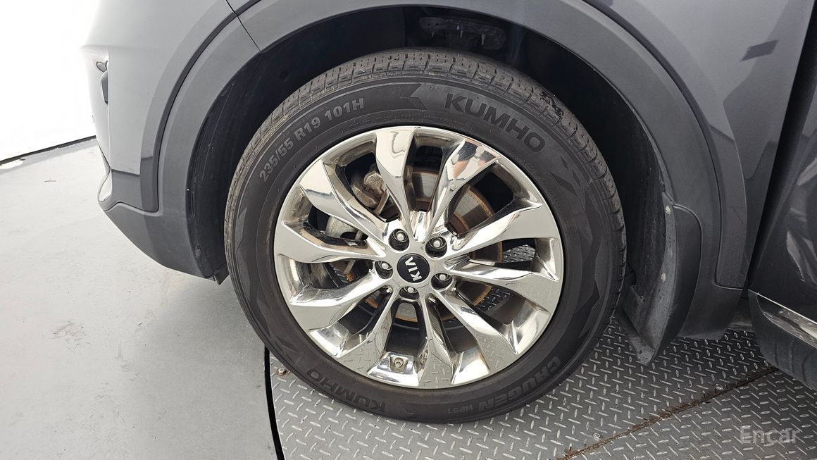 Kia Sorento - фото 4