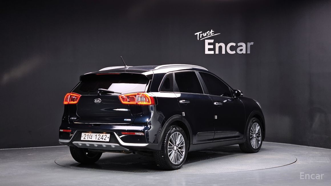 Kia Niro - фото 1