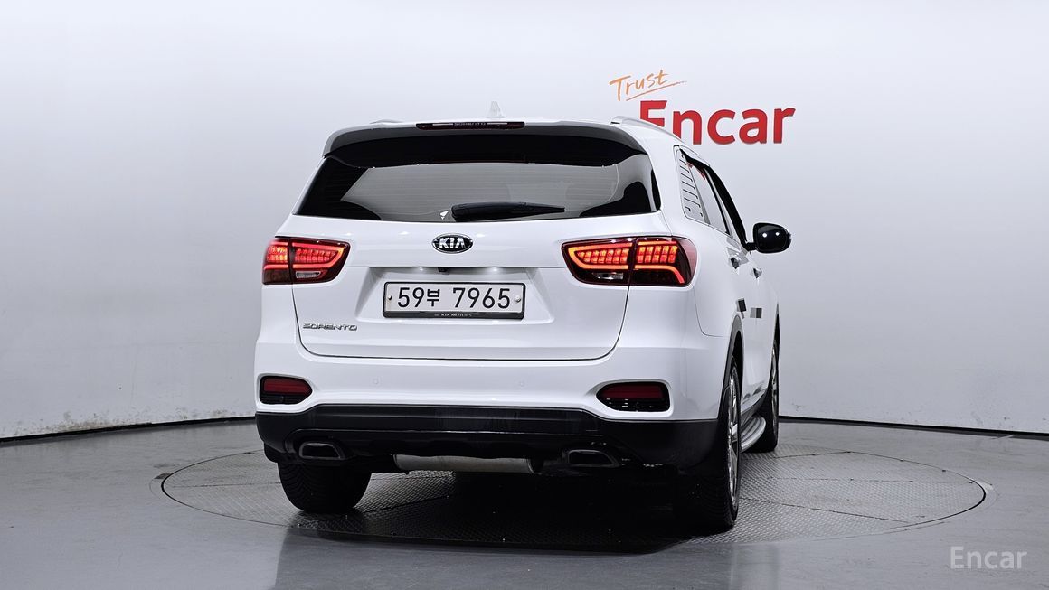Kia Sorento - фото 3