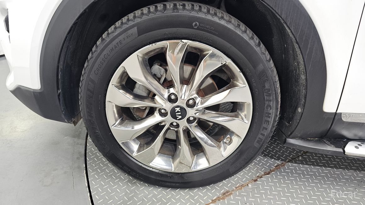 Kia Sorento - фото 4