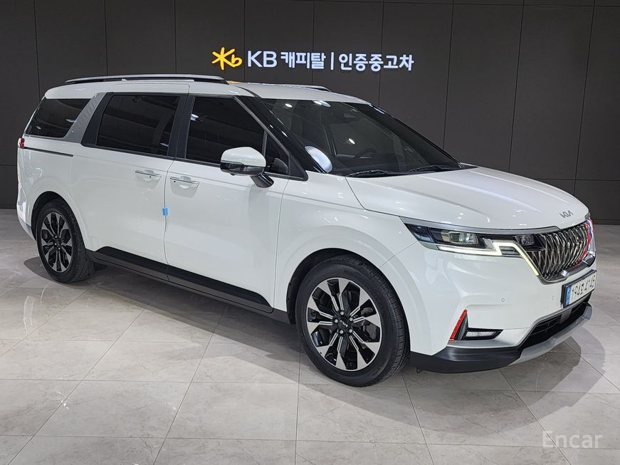 Kia Carnival - фото 1