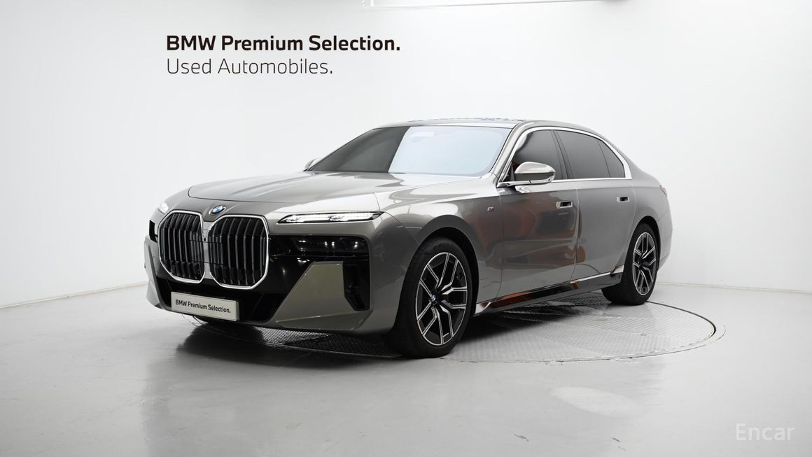 BMW 7 Series - фото 0