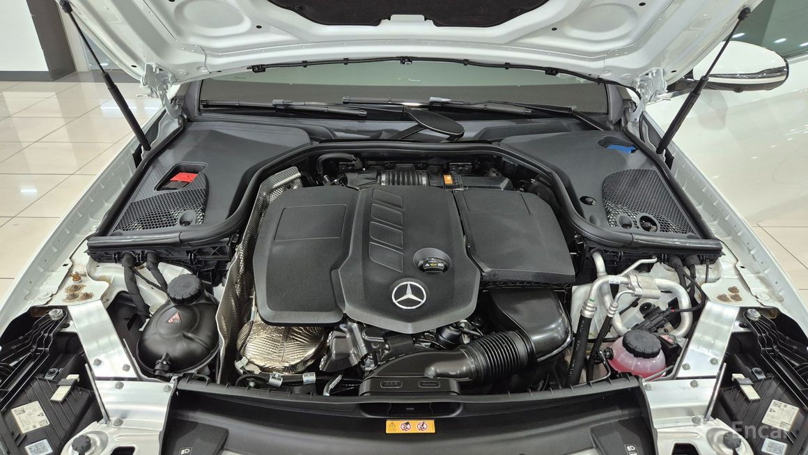 Mercedes-Benz E-Class - фото 5