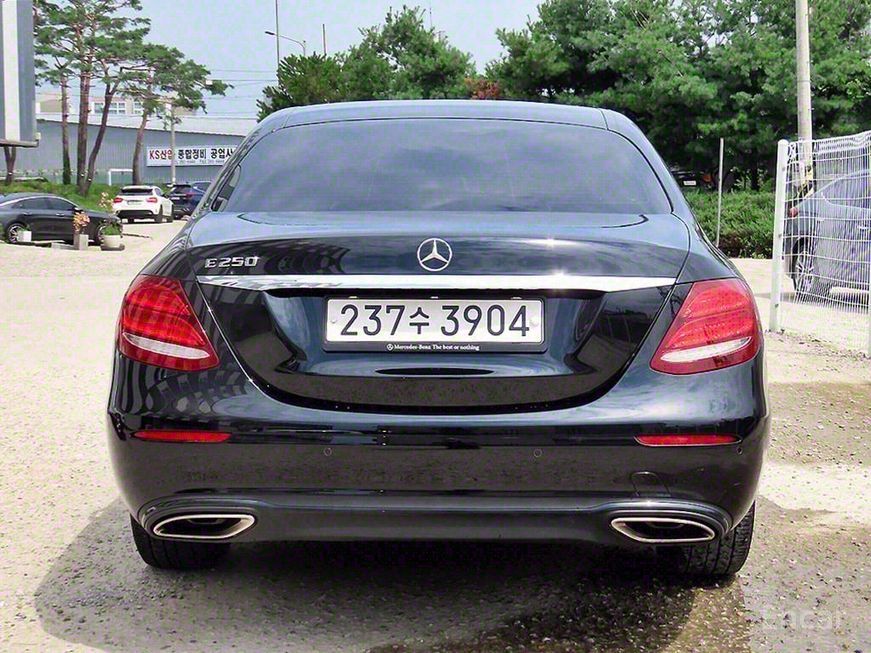 Mercedes-Benz E-Class - фото 3