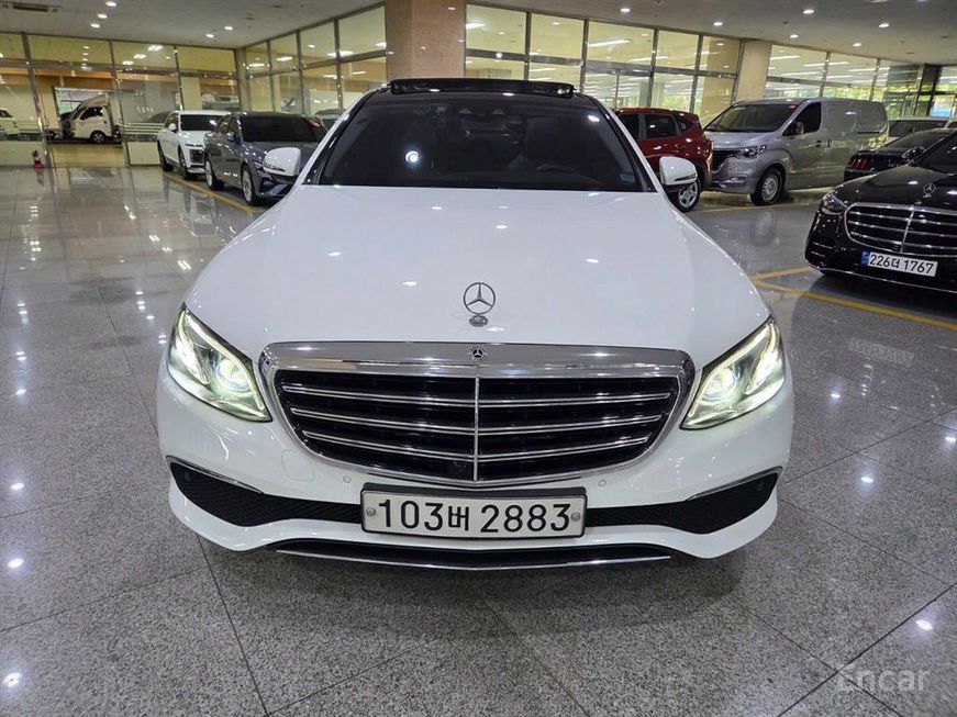 Mercedes-Benz E-Class - фото 1