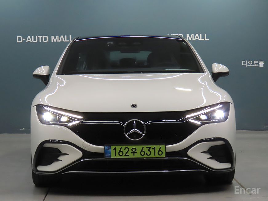 Mercedes-Benz EQE - фото 1