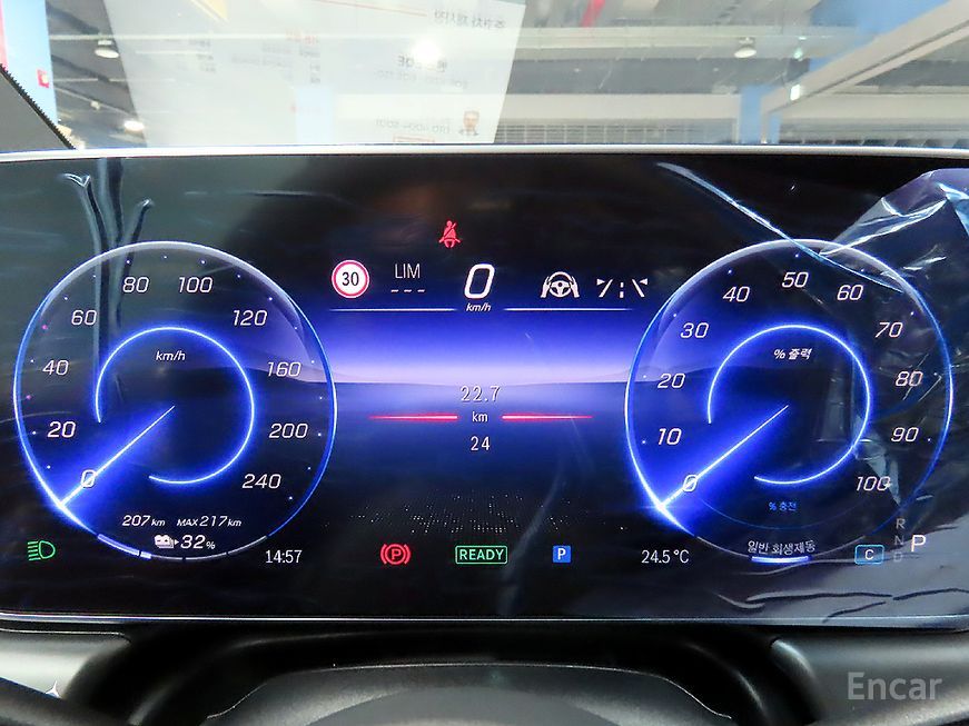 Mercedes-Benz EQE - фото 6