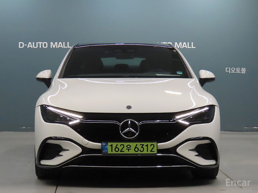 Mercedes-Benz EQE - фото 1