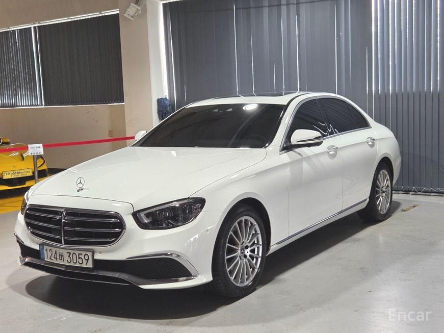 Mercedes-Benz E-Class - фото 0