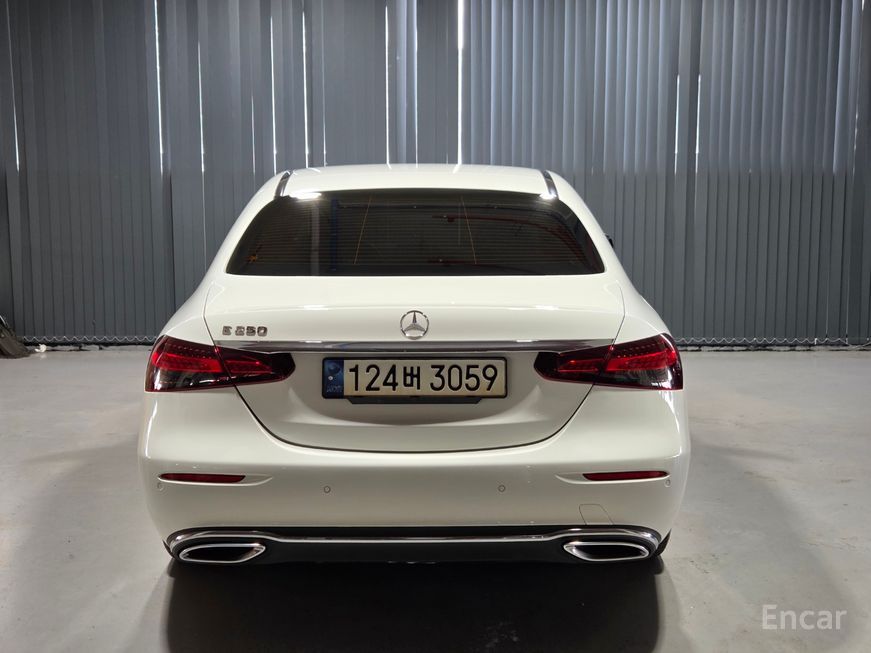 Mercedes-Benz E-Class - фото 3
