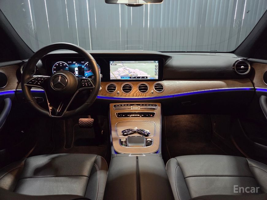 Mercedes-Benz E-Class - фото 5