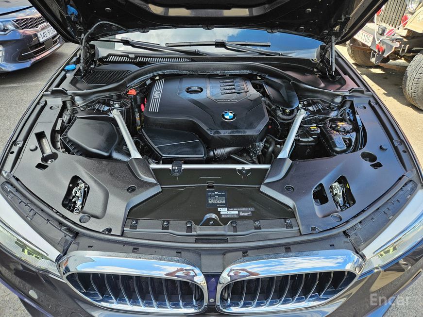 BMW 5 Series - фото 6