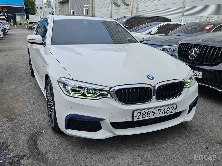 BMW 5 Series - фото 1