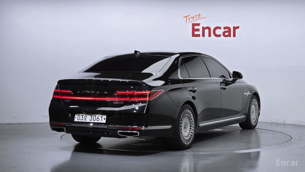 Genesis G90 - фото 1
