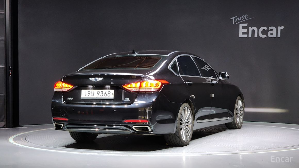 Genesis G80 - фото 1