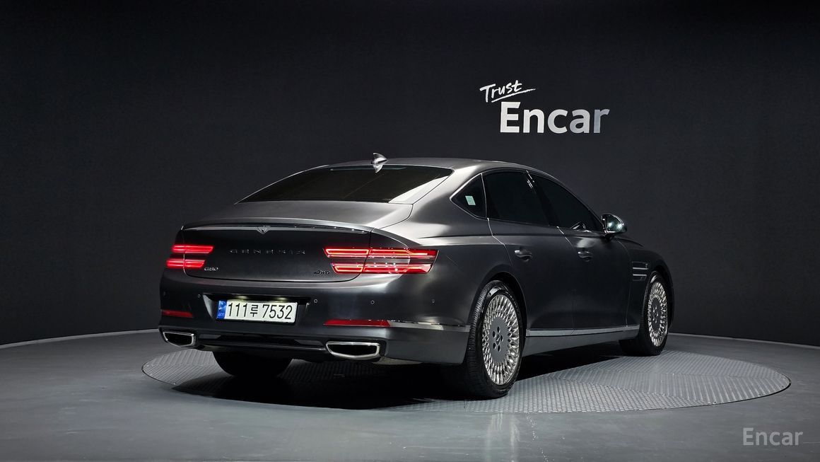 Genesis G80 - фото 1