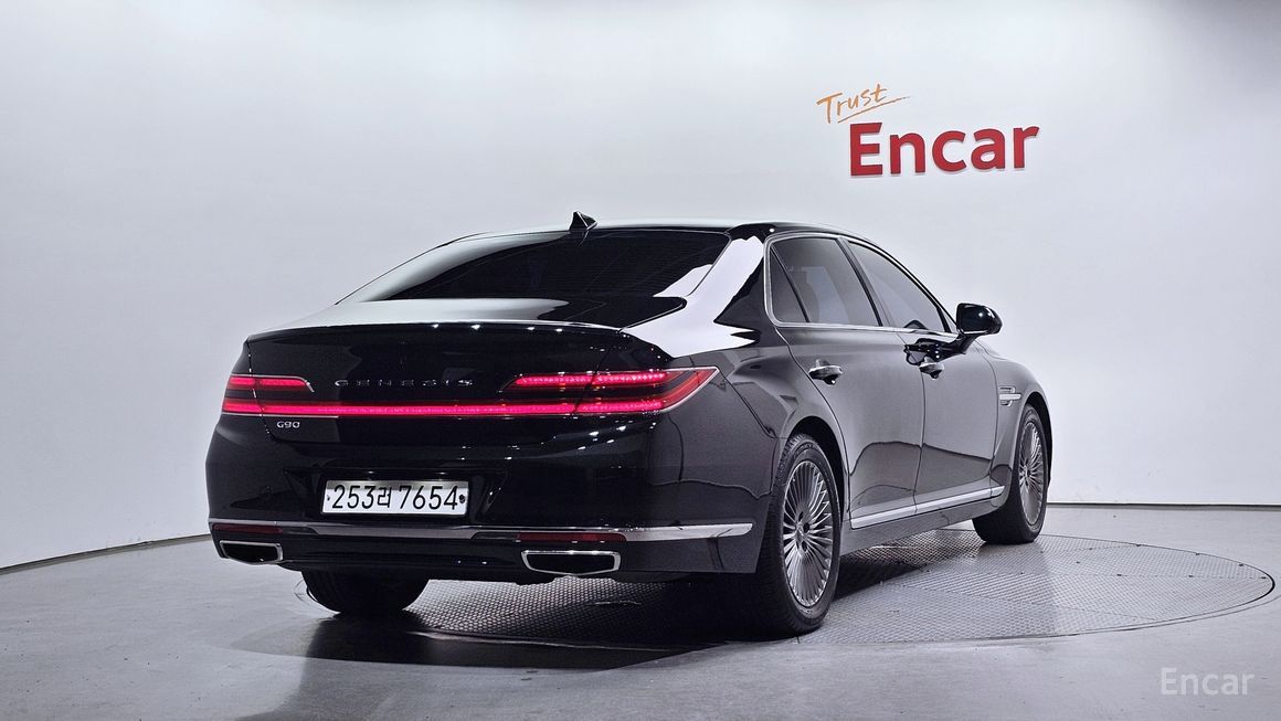 Genesis G90 - фото 1