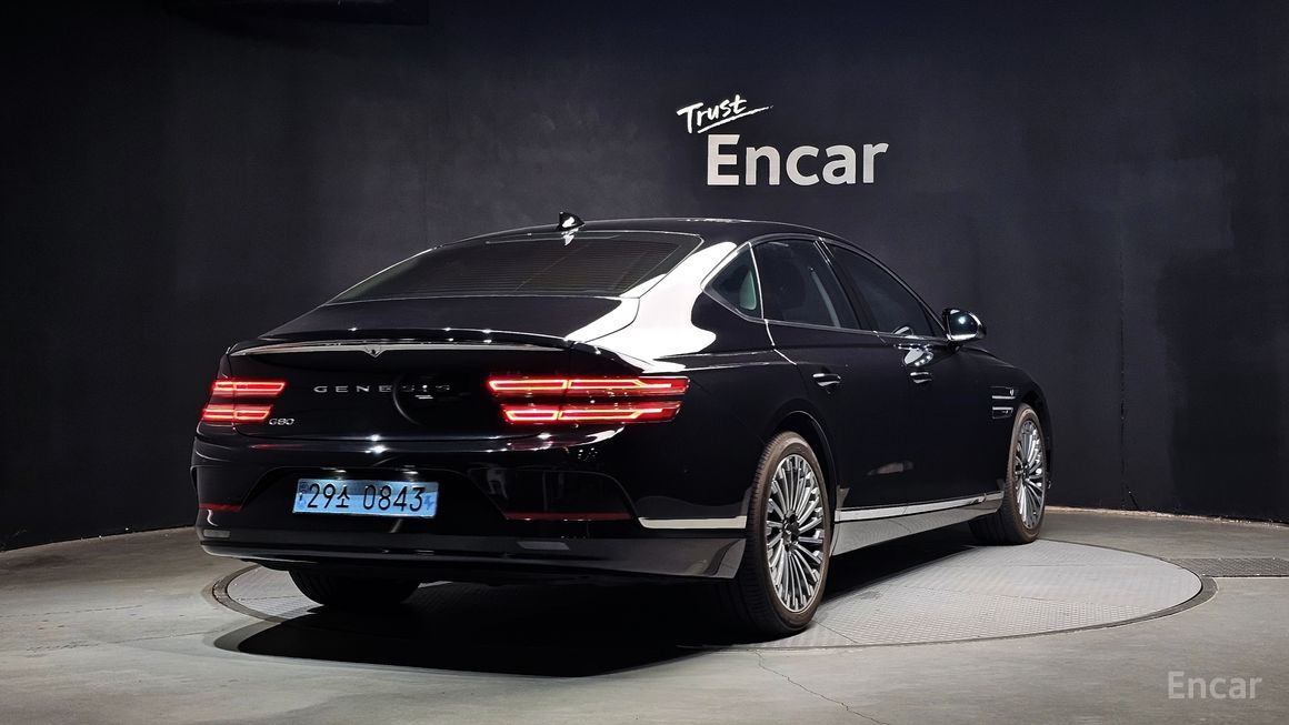 Genesis G80 - фото 1