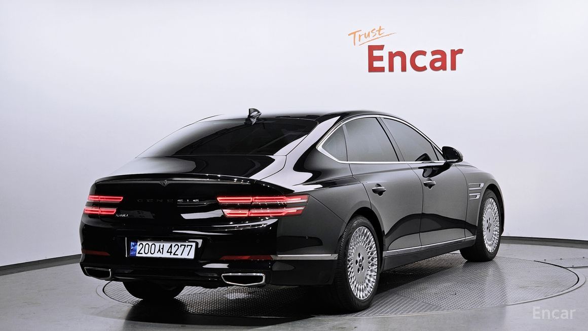 Genesis G80 - фото 1