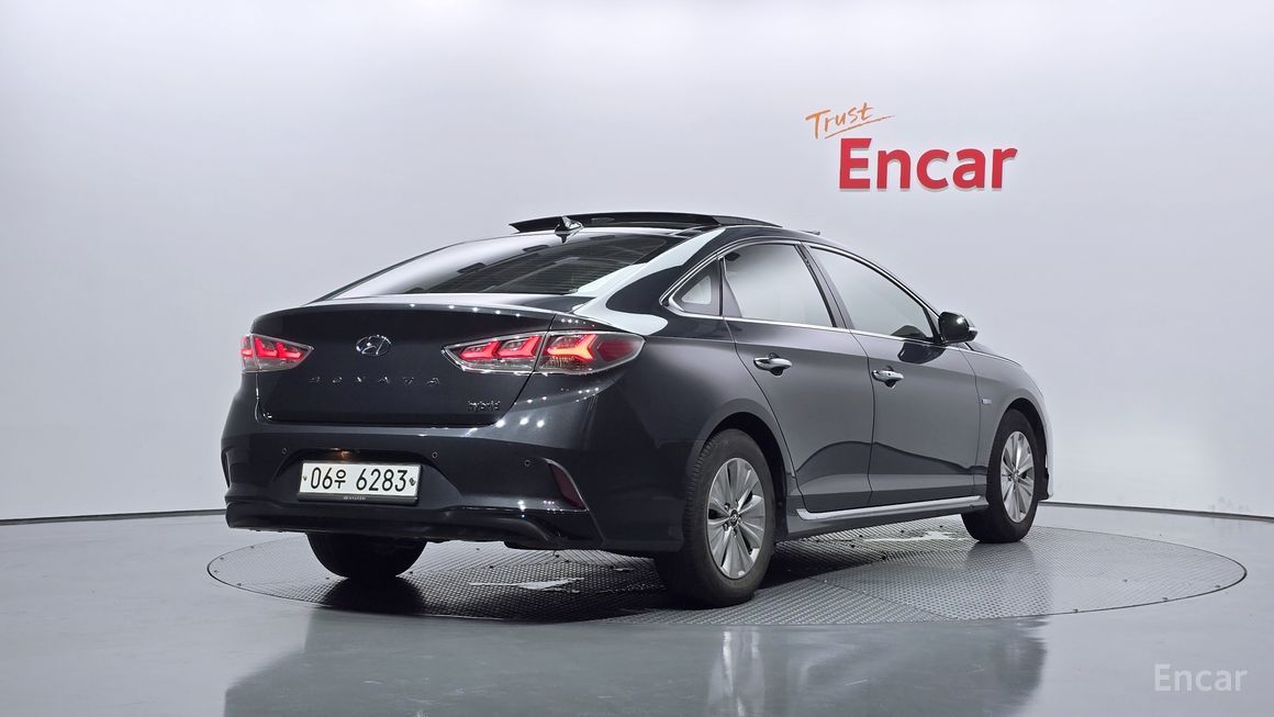 Hyundai Sonata - фото 1