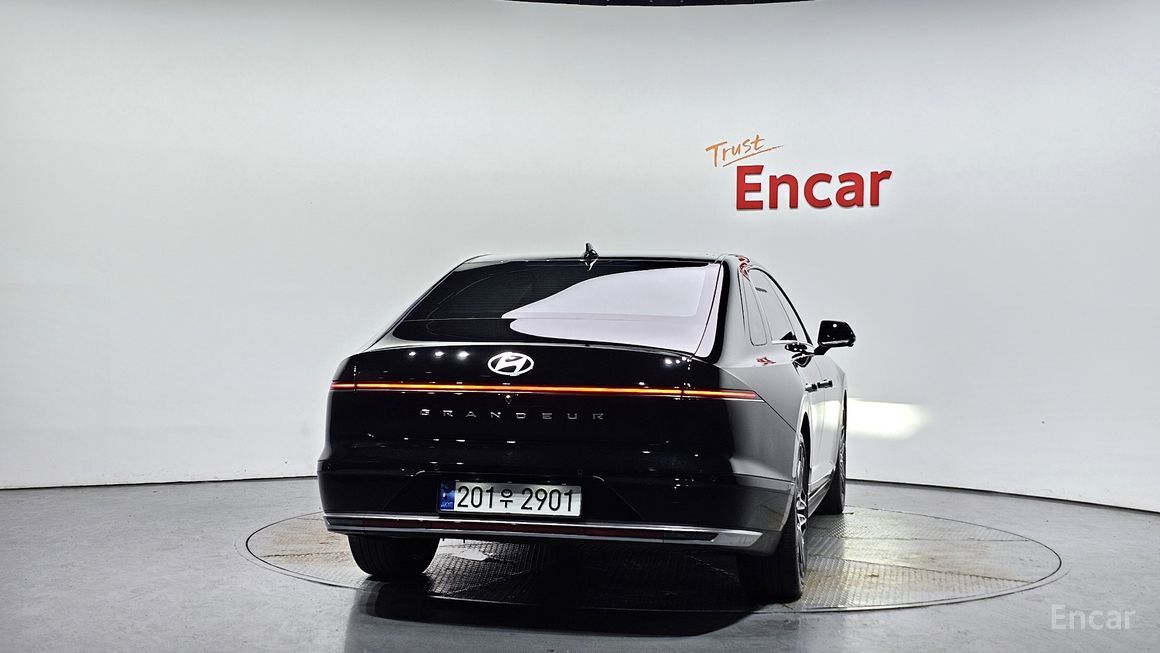 Hyundai Grandeur - фото 3