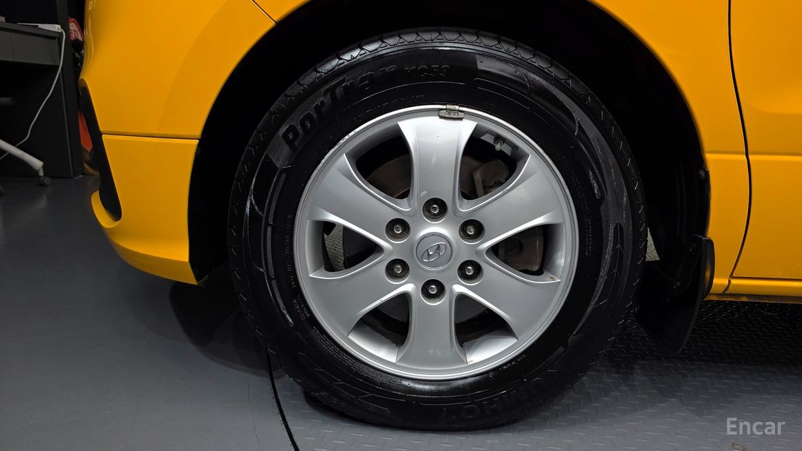 Hyundai Starex - фото 4