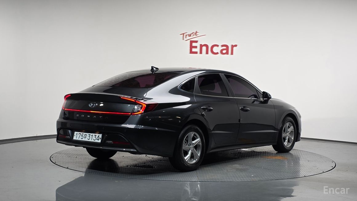 Hyundai Sonata - фото 1