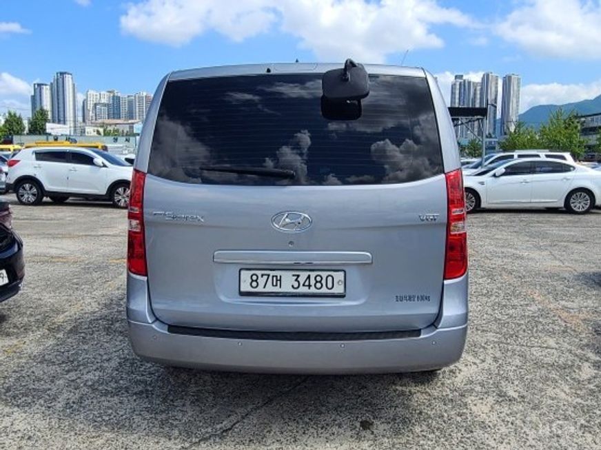 Hyundai Starex - фото 3