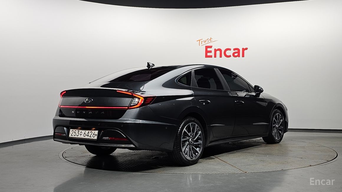 Hyundai Sonata - фото 1