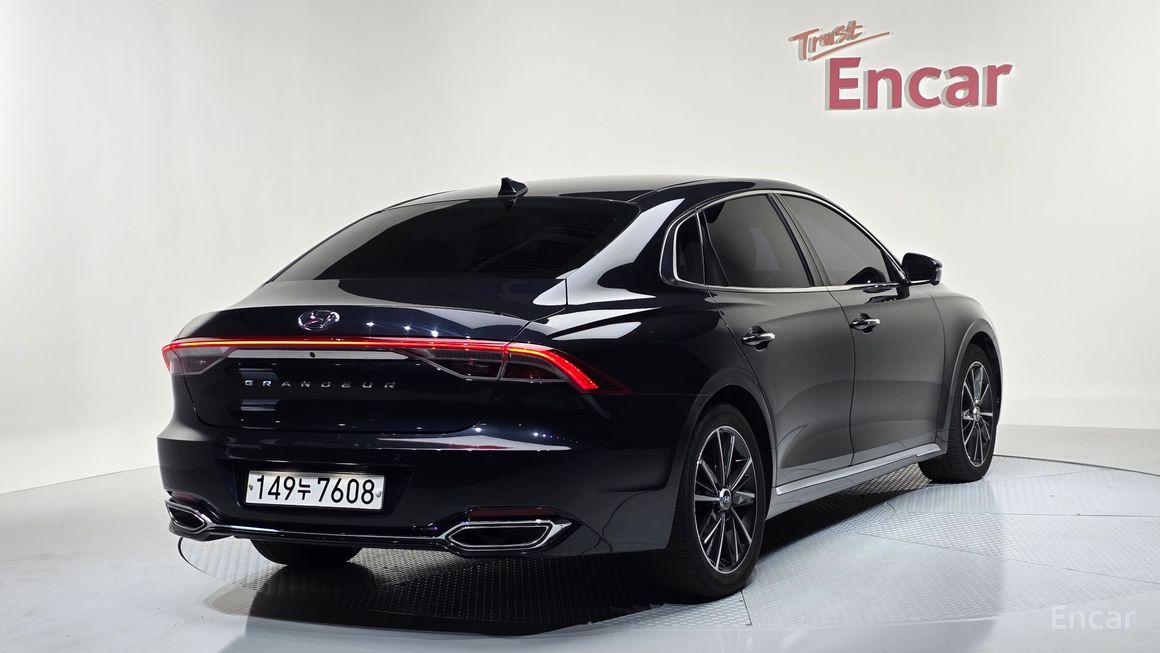 Hyundai Grandeur - фото 1