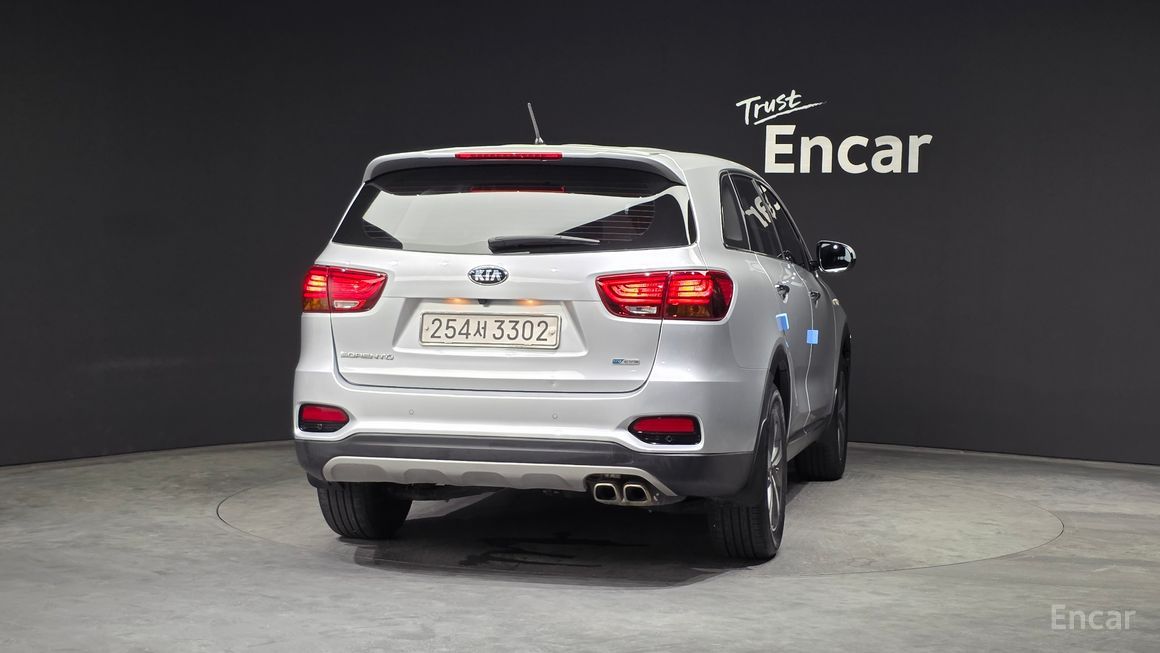 Kia Sorento - фото 3