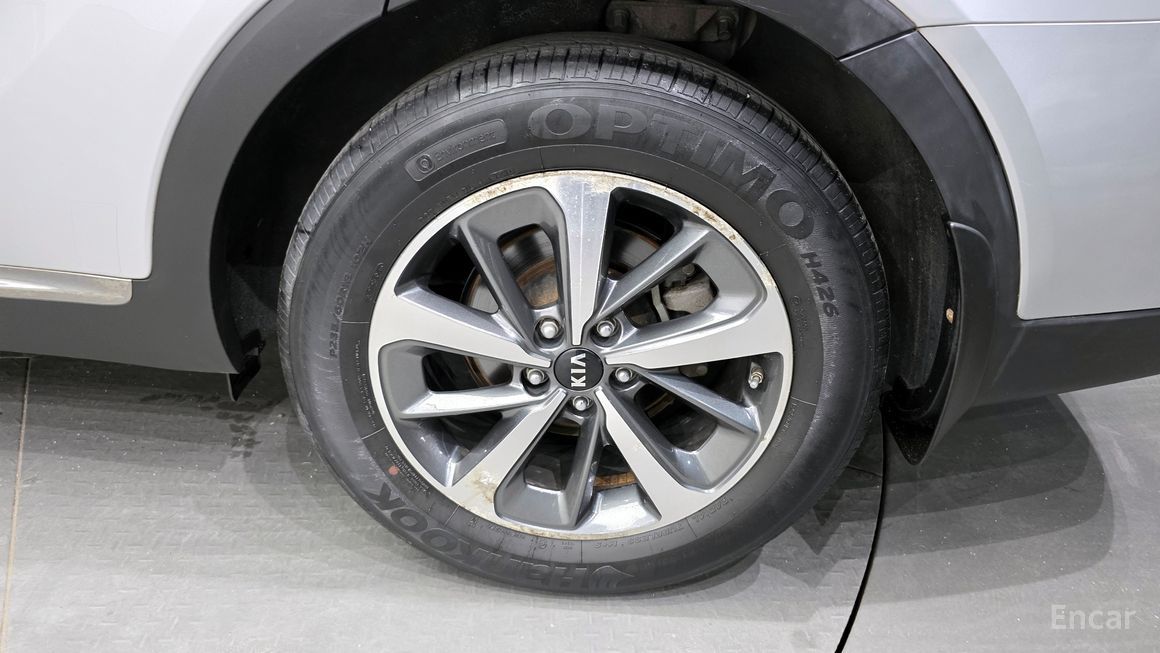 Kia Sorento - фото 4