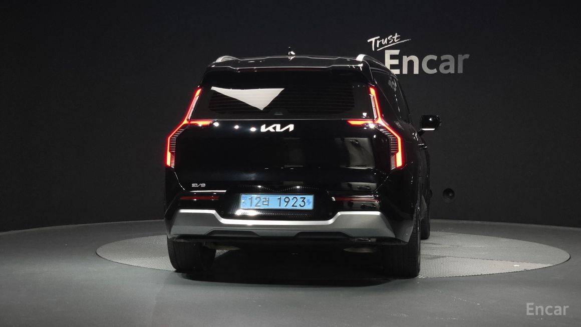 Kia EV9 - фото 3