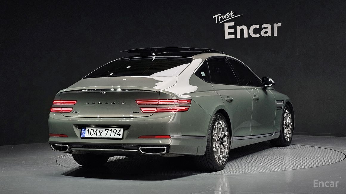 Genesis G80 - фото 1