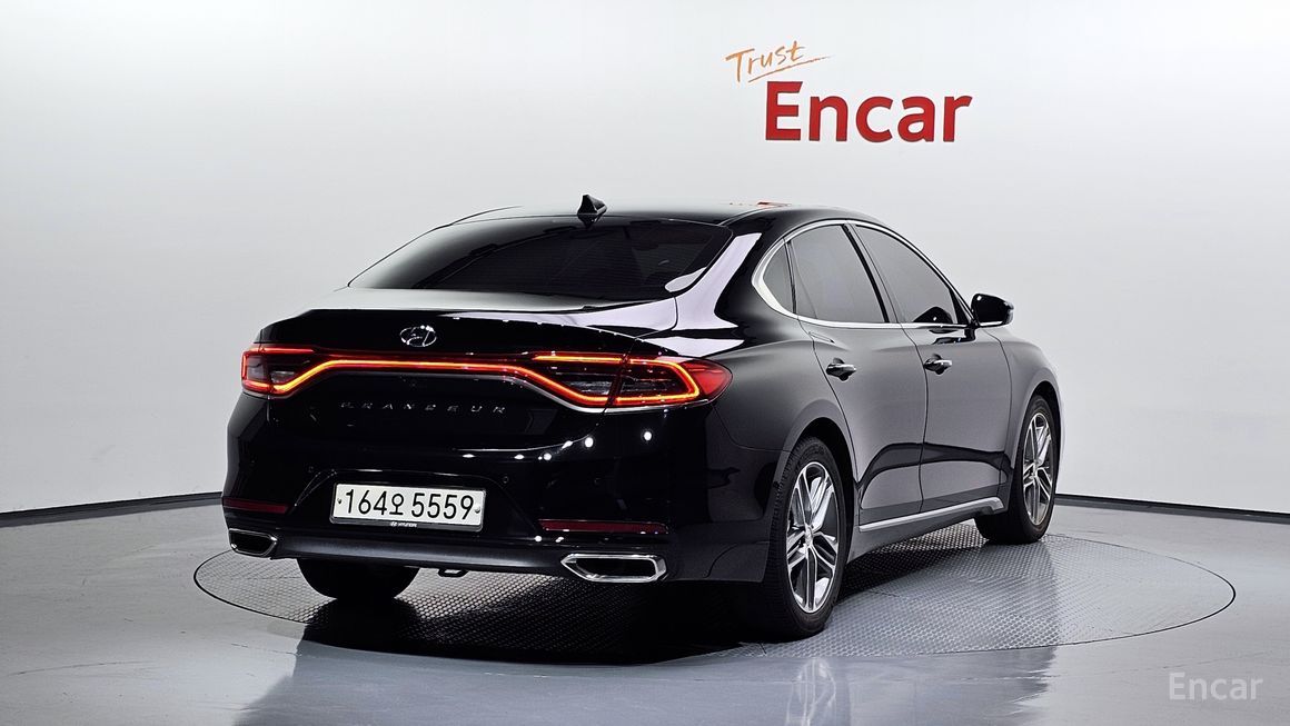 Hyundai Grandeur - фото 1